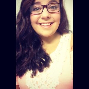 Meet your Posher, Holly